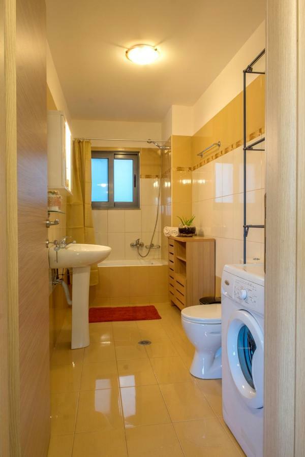 Holy Paraskevi Apartment アイオス・ニコラオス エクステリア 写真